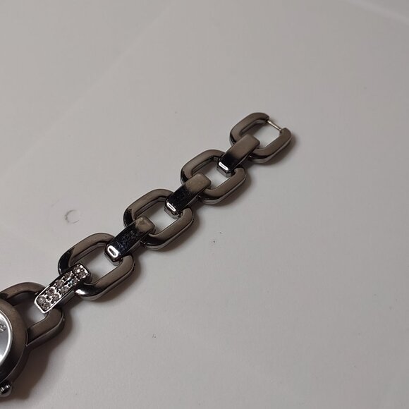 7.5 Inch Geneva Metal Chain Link Watch - Picture 3 of 11